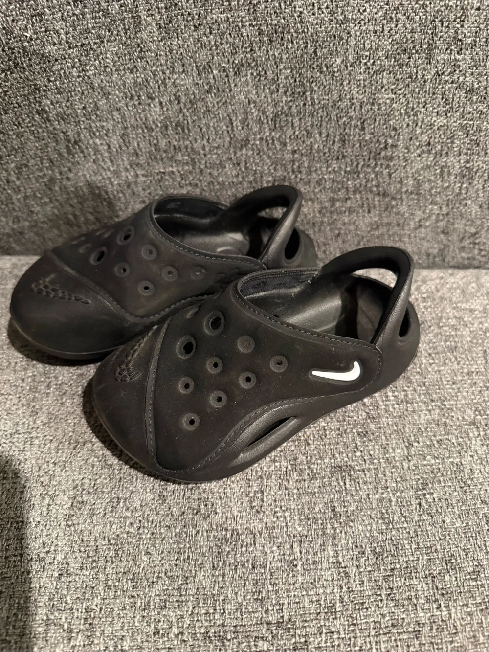 Nike easy slip